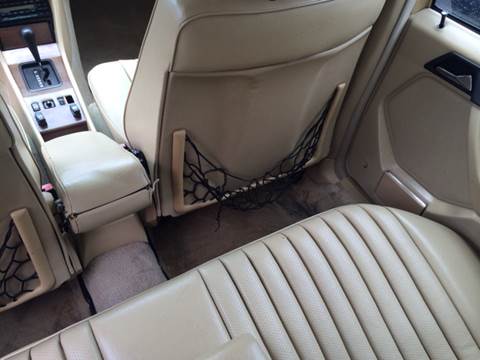 1989 Mercedes-Benz 260-Class