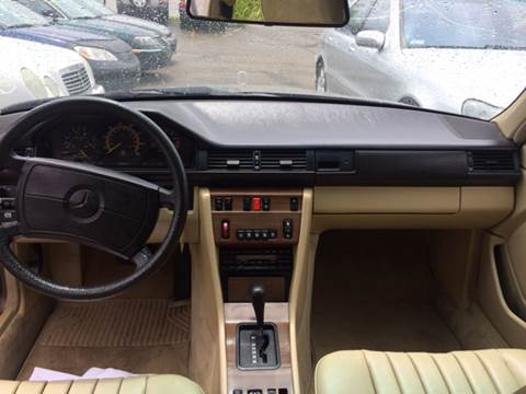 1989 Mercedes-Benz 260-Class