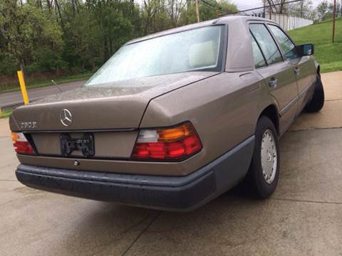 1989 Mercedes-Benz 260-Class
