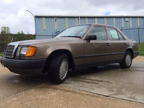 1989 Mercedes-Benz 260-Class