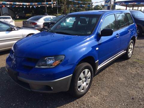 2004 Mitsubishi Outlander for sale at KB Auto Mall LLC in Akron OH