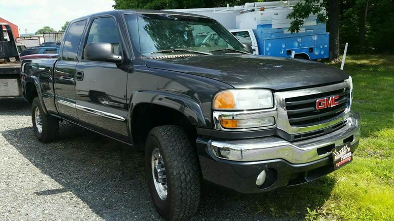 2004 GMC Sierra 2500HD for sale at Nesters Autoworks in Bally PA