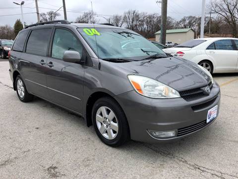 2004 Toyota Sienna for sale at I-80 Auto Sales in Hazel Crest IL