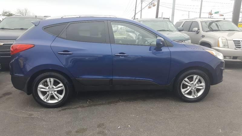 2011 Hyundai Tucson for sale at Buffalo Auto Sales 2 Inc in Pasadena TX