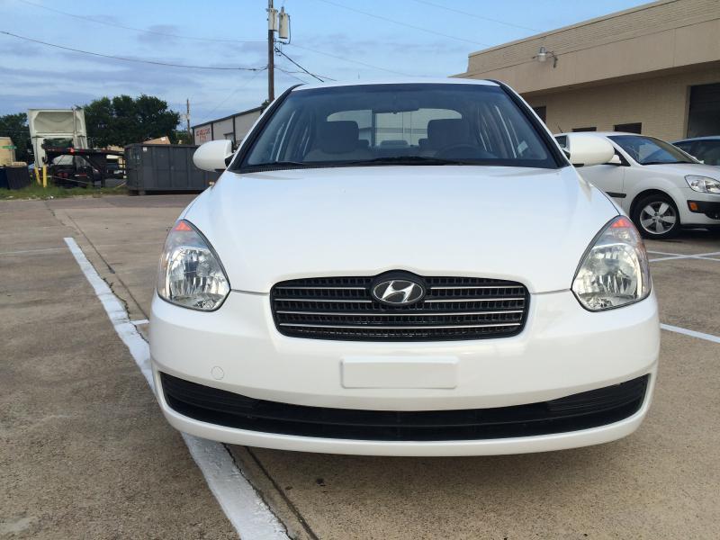 2009 Hyundai Accent for sale at Evolution Motors LLC in Dallas TX