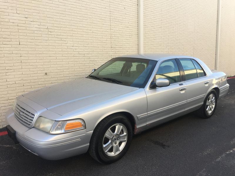 2003 Ford Crown Victoria for sale at Evolution Motors LLC in Farmersville TX