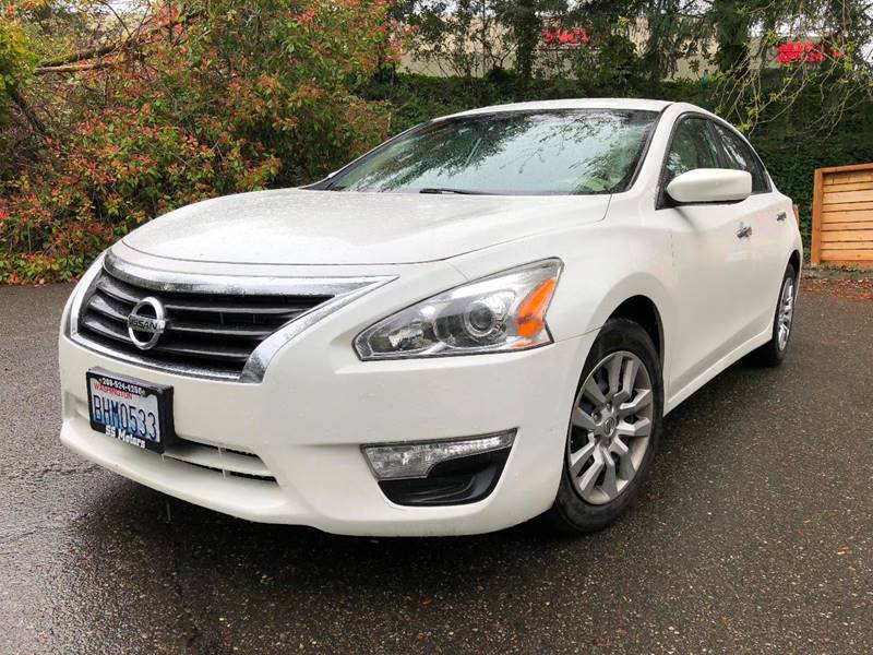2013 Nissan Altima for sale at Exotic Motors in Redmond WA