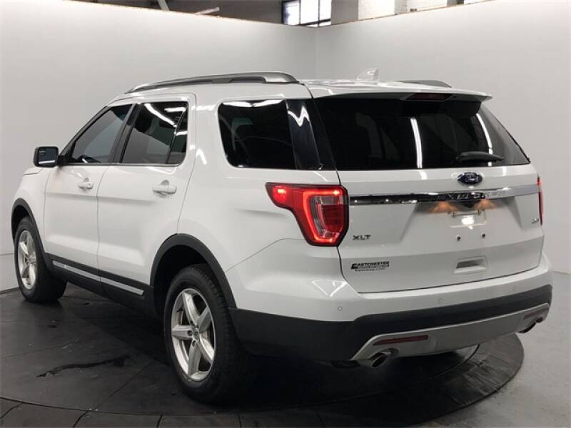 2017 Ford Explorer XLT (image 27)