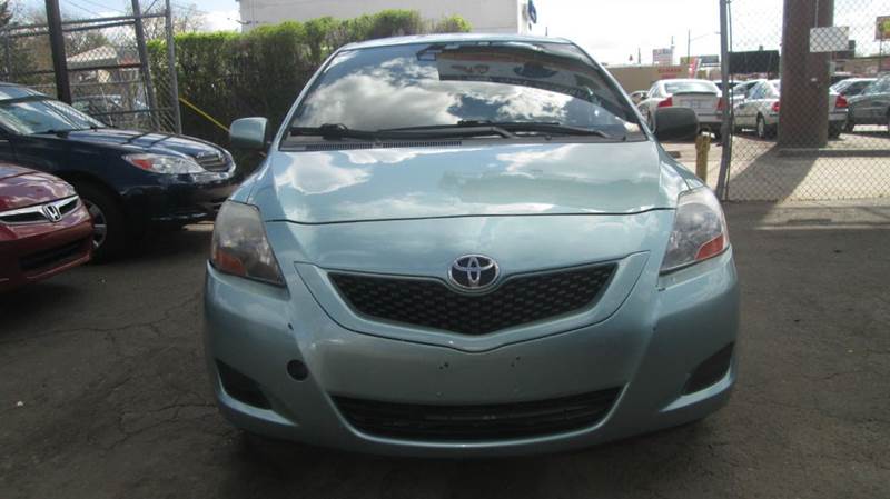 2009 Toyota Yaris for sale at Queen Auto Sales in Denver CO