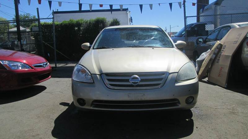 2003 Nissan Altima for sale at Queen Auto Sales in Denver CO