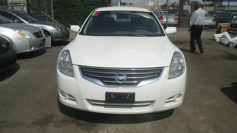 2011 Nissan Altima for sale at Queen Auto Sales in Denver CO