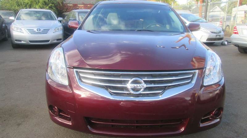 2011 Nissan Altima for sale at Queen Auto Sales in Denver CO