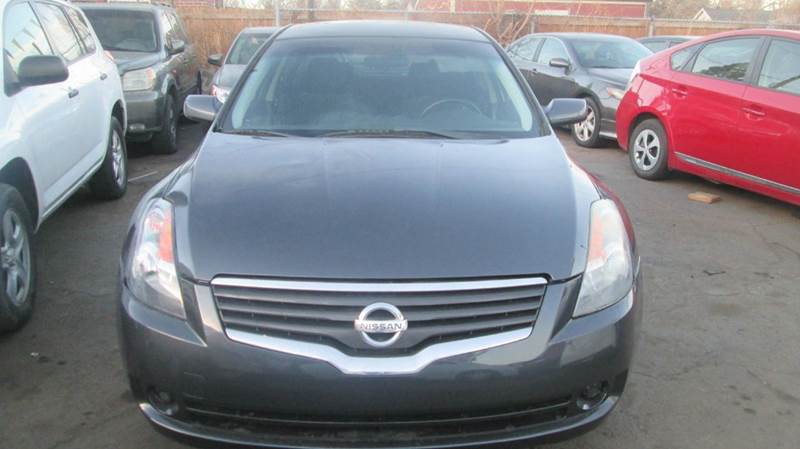 2009 Nissan Altima for sale at Queen Auto Sales in Denver CO