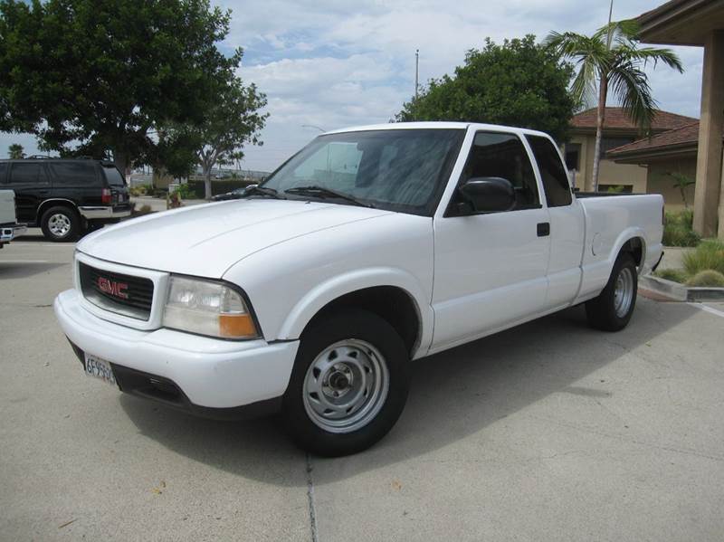 2001 GMC Sonoma for sale at Auto Hub, Inc. in Anaheim CA