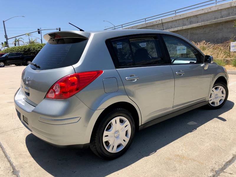 Nissan versa 2010