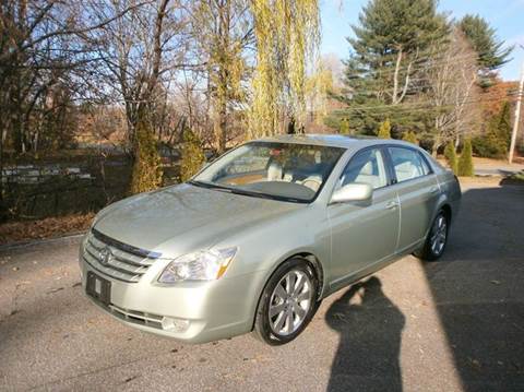 2005 Toyota Avalon for sale at Leavitt Brothers Auto in Hooksett NH