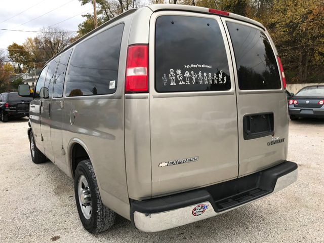 2004 chevrolet express passenger van