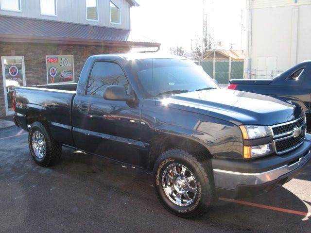 2007 Chevrolet Silverado 1500 for sale at Unique Auto, LLC in Sellersburg IN