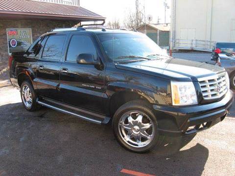 2004 Cadillac Escalade EXT for sale at Unique Auto, LLC in Sellersburg IN