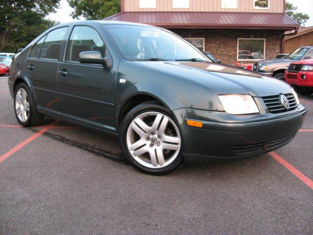 2003 Volkswagen Jetta for sale at Unique Auto, LLC in Sellersburg IN