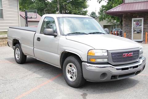 2004 GMC Sierra 1500 for sale at Unique Auto, LLC in Sellersburg IN