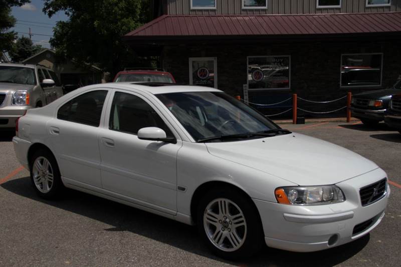 2006 Volvo S60 for sale at Unique Auto, LLC in Sellersburg IN