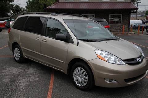 2008 Toyota Sienna for sale at Unique Auto, LLC in Sellersburg IN