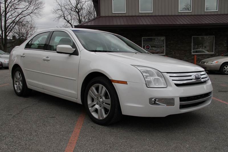 2009 Ford Fusion for sale at Unique Auto, LLC in Sellersburg IN