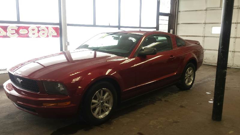 2006 Ford Mustang for sale at DALE'S AUTO INC in Mount Clemens MI