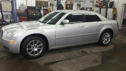 2006 Chrysler 300 for sale at DALE'S AUTO INC in Mount Clemens MI