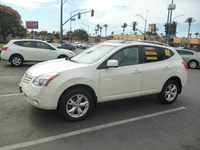 2008 Nissan Rogue for sale at La Mesa Auto Sales in Huntington Park CA
