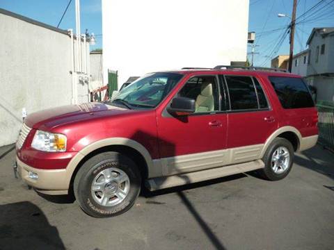 2005 Ford Expedition for sale at La Mesa Auto Sales in Huntington Park CA