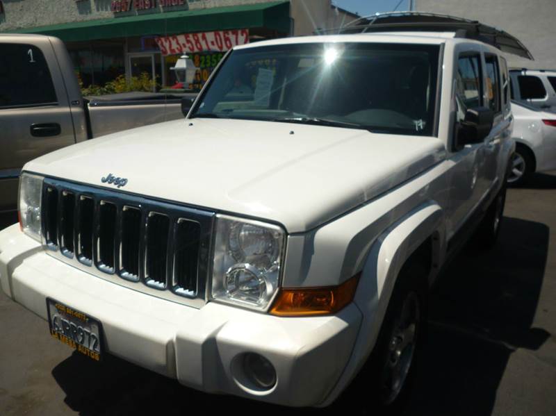 2009 Jeep Commander for sale at La Mesa Auto Sales in Huntington Park CA