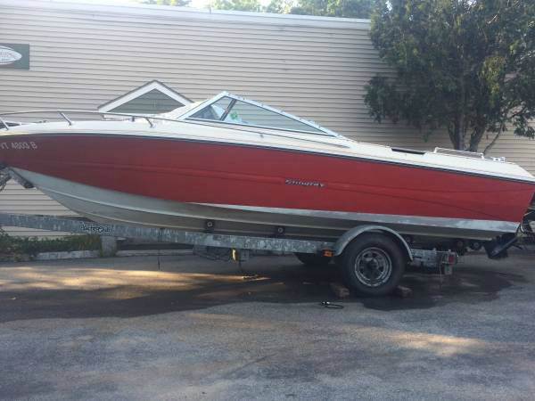 1985 Stingray Boats 205 Bowrider