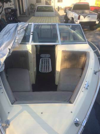 1985 Stingray Boats 205 Bowrider