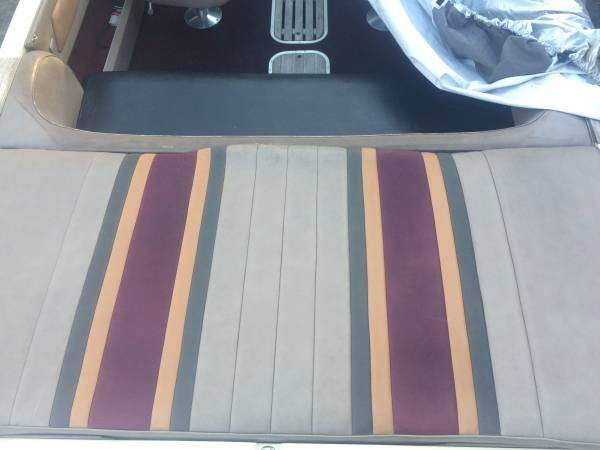 1985 Stingray Boats 205 Bowrider