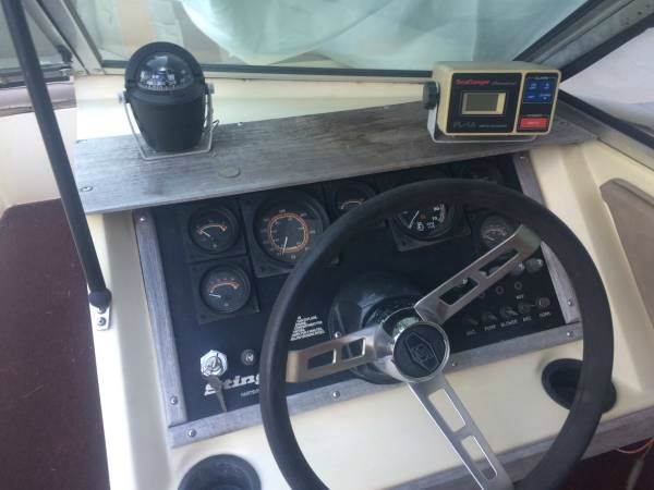 1985 Stingray Boats 205 Bowrider