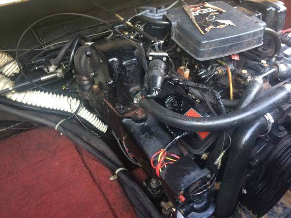 1985 Stingray Boats 205 Bowrider