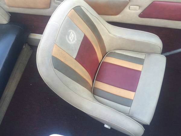 1985 Stingray Boats 205 Bowrider