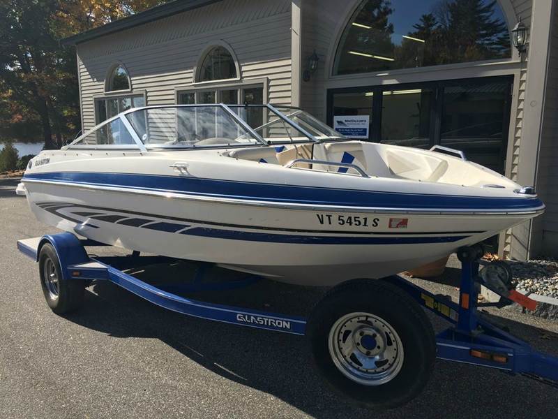 2008 Glastron 18' bowrider