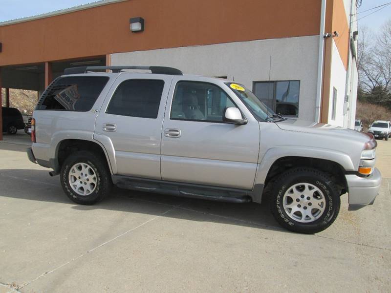 2004 Chevrolet Tahoe for sale at Parkway Motors in Osage Beach MO