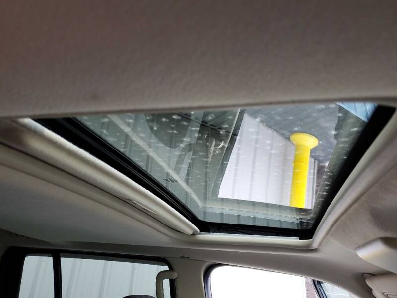 2010 Ford Explorer XLT (image 14)