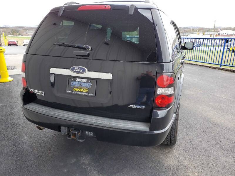 2010 Ford Explorer XLT (image 4)