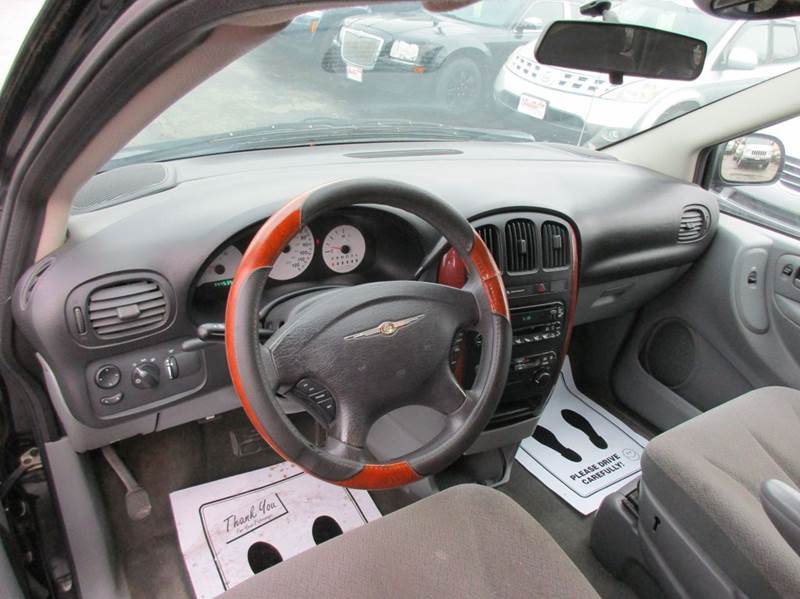 2007-Chrysler-Town-And-Country-Base-4dr-Mini-Van-w-...