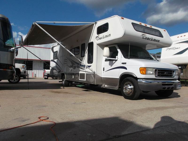 2005 Coachmen Leprechaun m-314 for sale at Texas Best RV in Houston TX