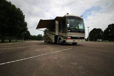 2006 Fleetwood Discovery 39S for sale at Texas Best RV in Houston TX