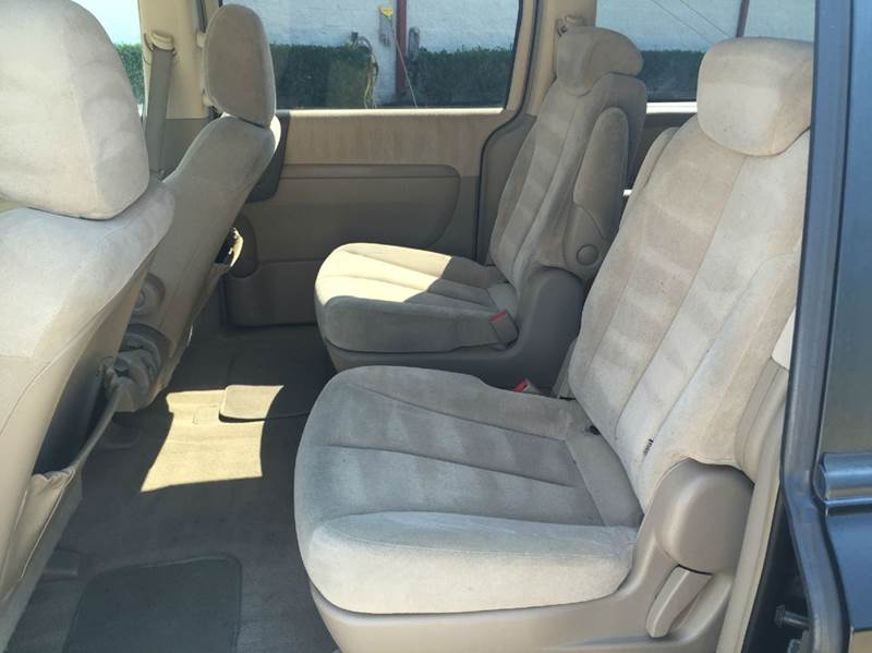2006 Kia Sedona LX