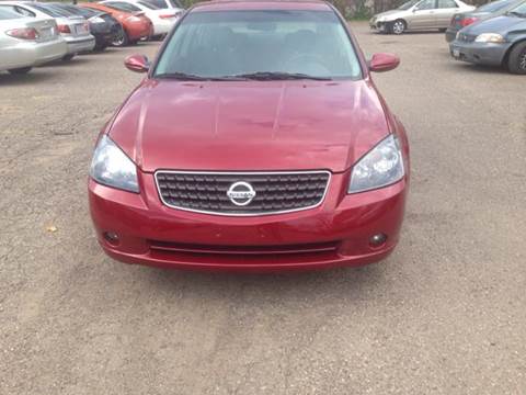 2005 Nissan Altima for sale at Blue Tech Motors in South Saint Paul MN
