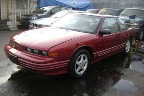 1996 Oldsmobile Cutlass Supreme for sale at WEST END AUTO INC in Chicago IL