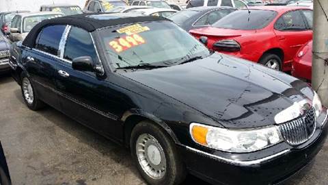 2000 Lincoln Town Car for sale at WEST END AUTO INC in Chicago IL